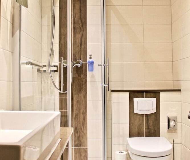 컴포트 룸, Zum Schwarzen Baren