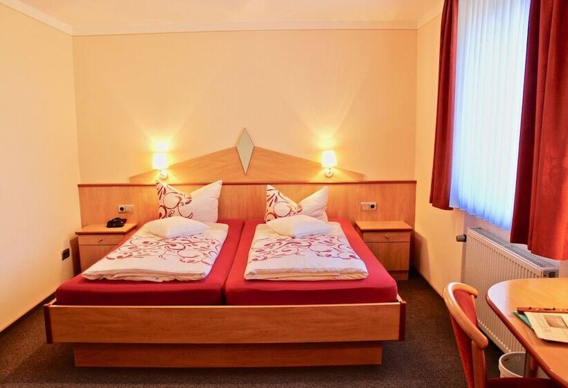 컴포트 룸, Zum Schwarzen Baren