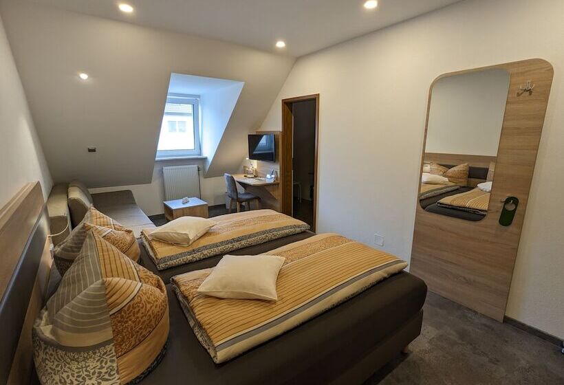 컴포트 룸, Zum Schwarzen Baren