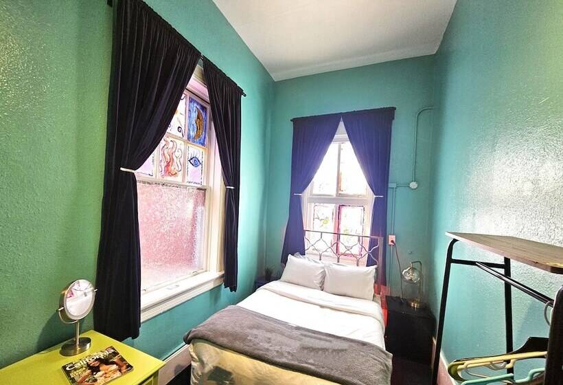 اتاق استاندارد با سرویس بهداشتی مشترک, Gaslamp Hostel