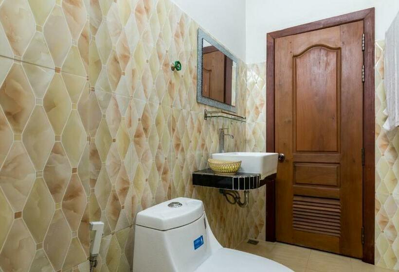 اتاق لوکس با تخت بزرگ, Aniza Angkor Villa