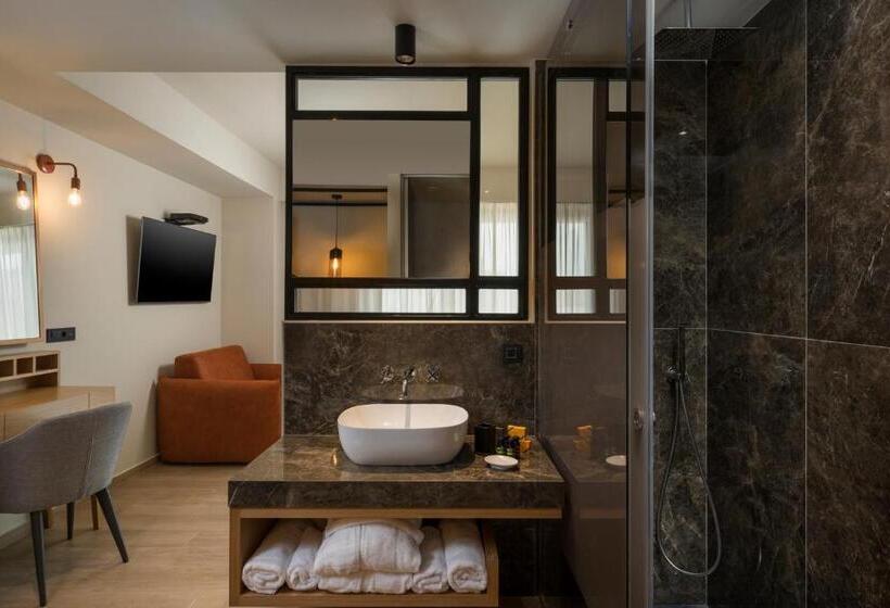 اتاق استاندارد سه نفره, Hyperion City Hotel & Spa