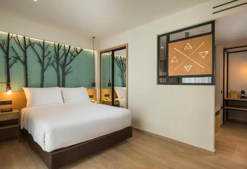 Chambre Triple Standard, Hyperion City