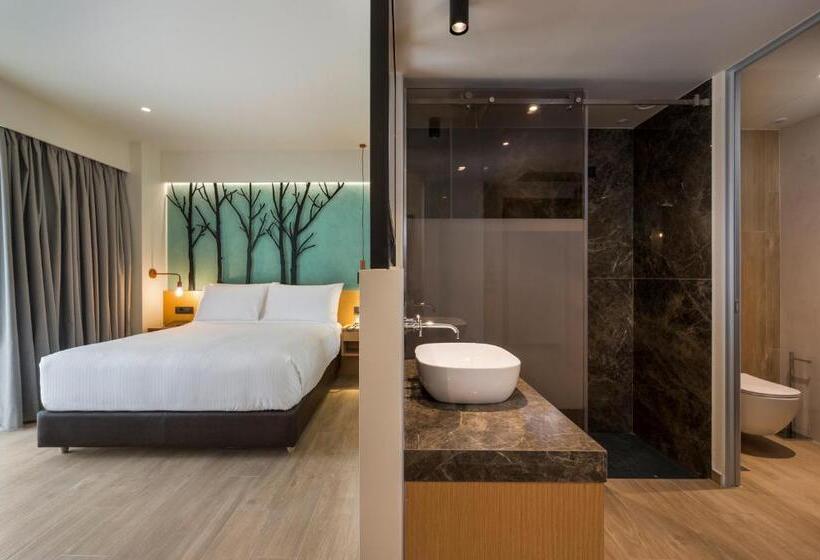 اتاق استاندارد سه نفره, Hyperion City Hotel & Spa