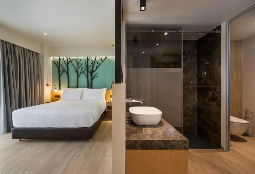 Chambre Triple Standard, Hyperion City