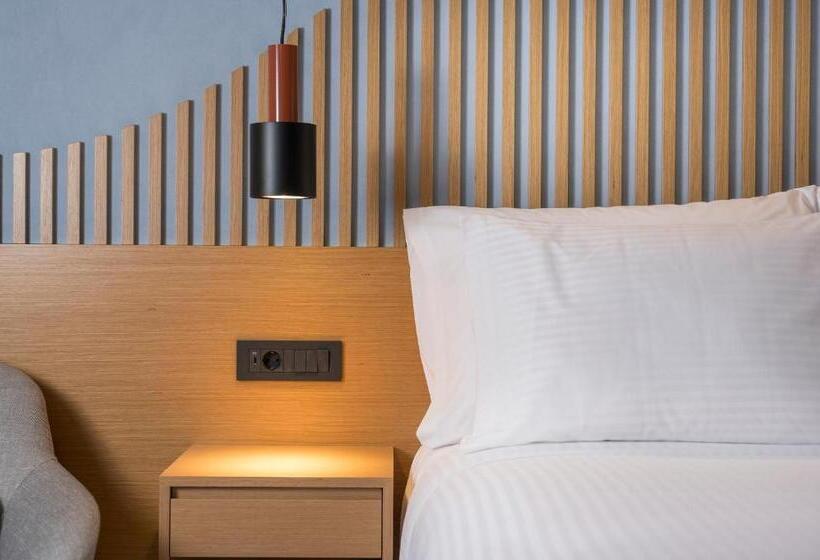 חדר סטנדרט נוף לבריכה, Hyperion City Hotel & Spa