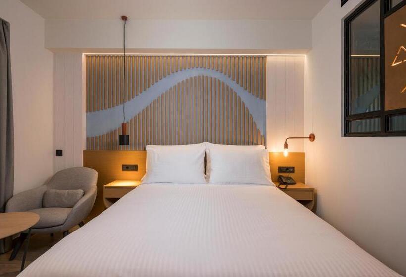 プールビュースタンダードルーム, Hyperion City Hotel & Spa