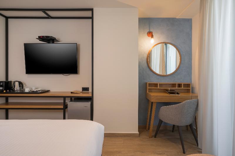 プールビュースタンダードルーム, Hyperion City Hotel & Spa