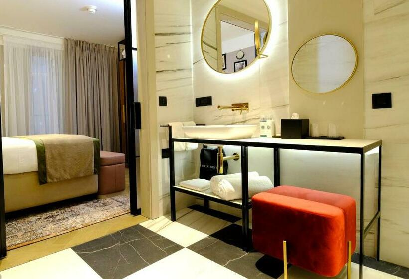 Suite Pat Queen, Indigo Belgrade, An Ihg