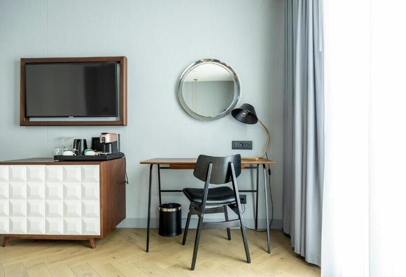 Cameră Standard, Indigo Belgrade, An Ihg