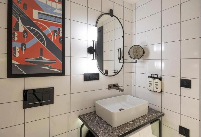 Cameră Premium cu balcon, Indigo Belgrade, An Ihg