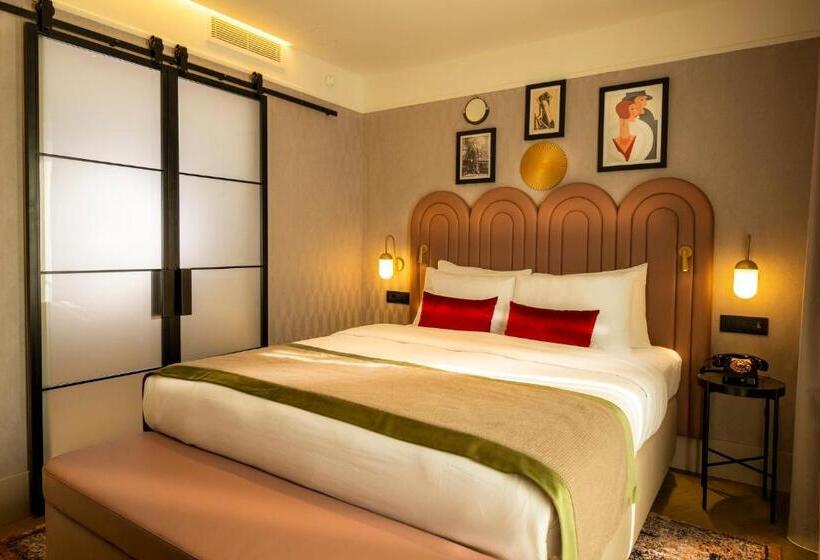 Suite Pat Queen, Indigo Belgrade, An Ihg