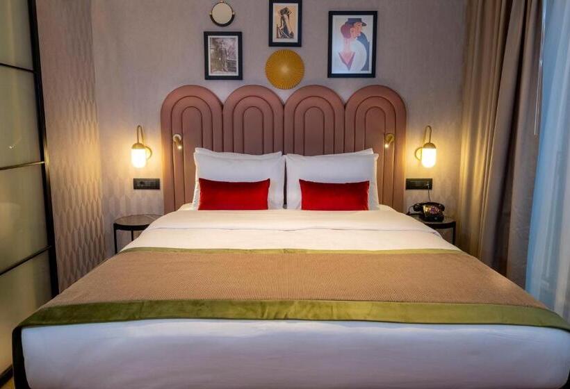 Suite Pat Queen, Indigo Belgrade, An Ihg