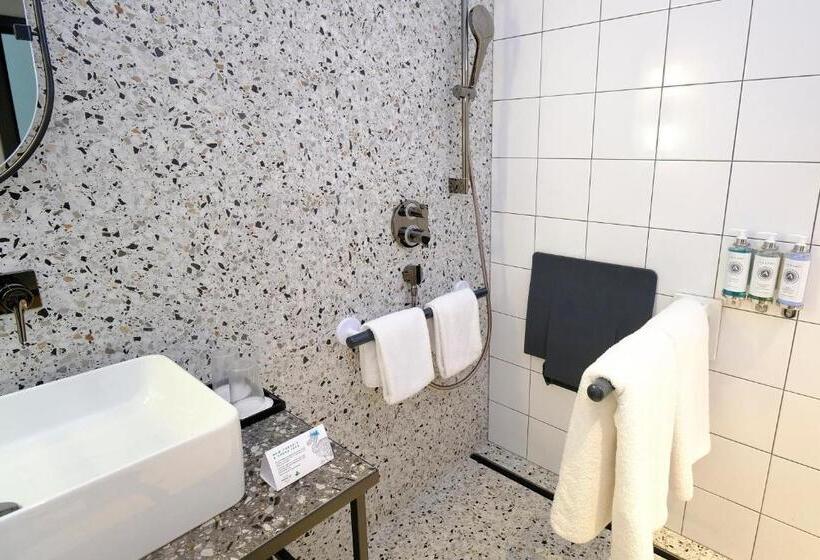 Cameră Standard Adaptată pentru Discapacitaţi, Indigo Belgrade, An Ihg