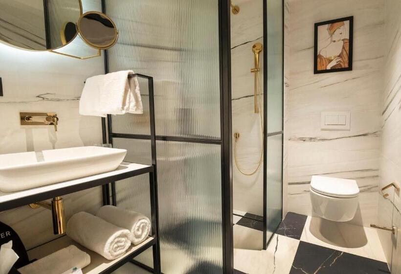 Cameră Standard Pat Queen Size, Indigo Belgrade, An Ihg