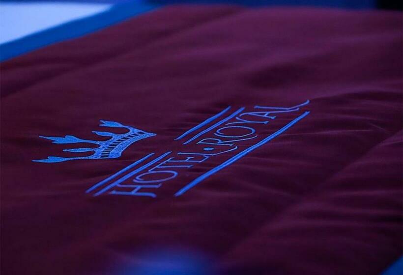 חדר דלוקס, Royal