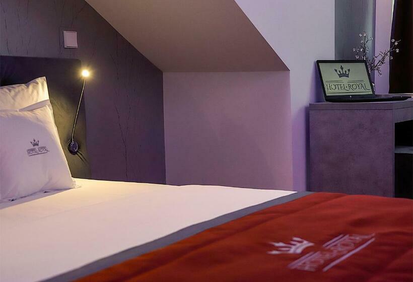 חדר דלוקס, Royal