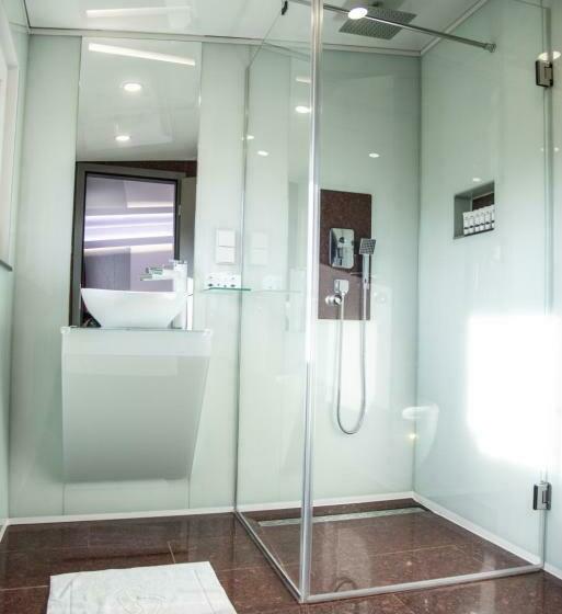 חדר דלוקס, Royal