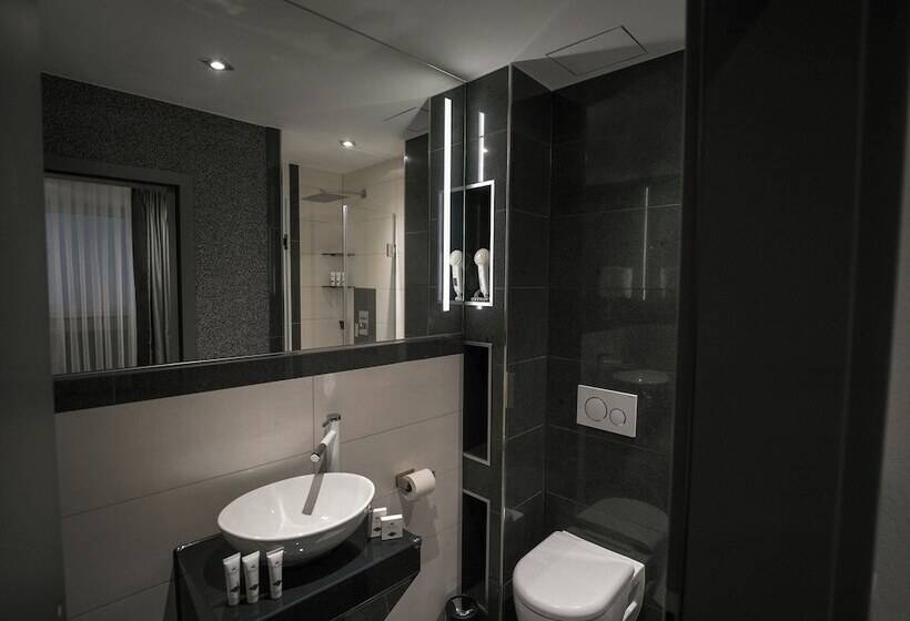 חדר קומפורט, Royal