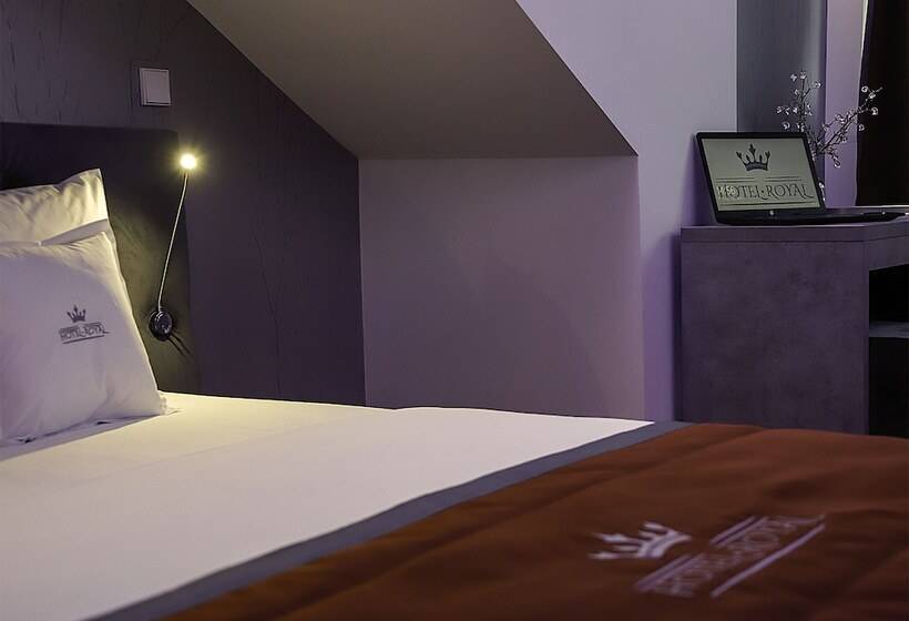 חדר דלוקס, Royal