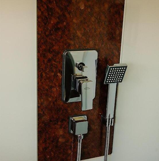 חדר ביזנס, Royal