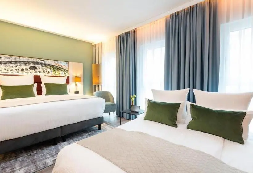 デラックスの４人部屋, Leonardo Hotel Augsburg