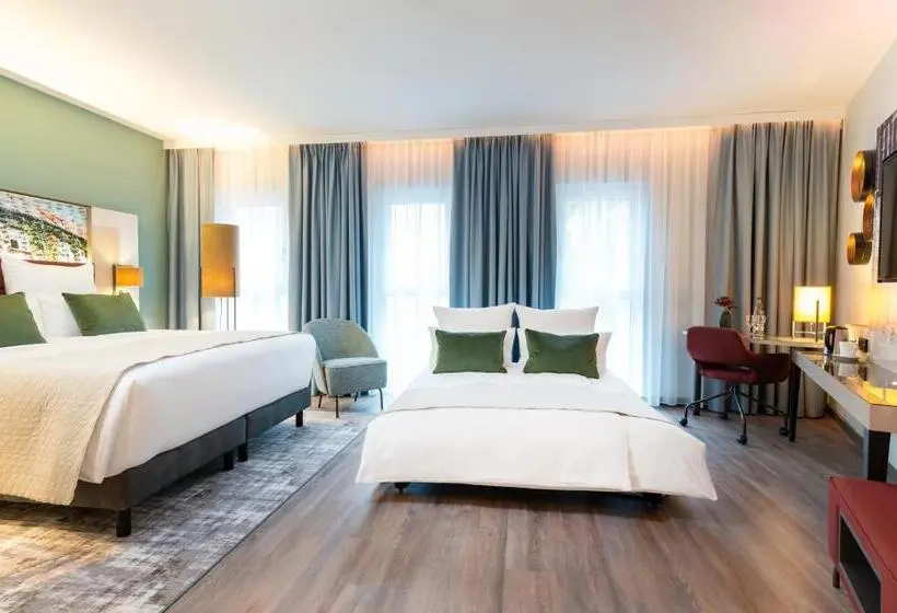 デラックスの４人部屋, Leonardo Hotel Augsburg
