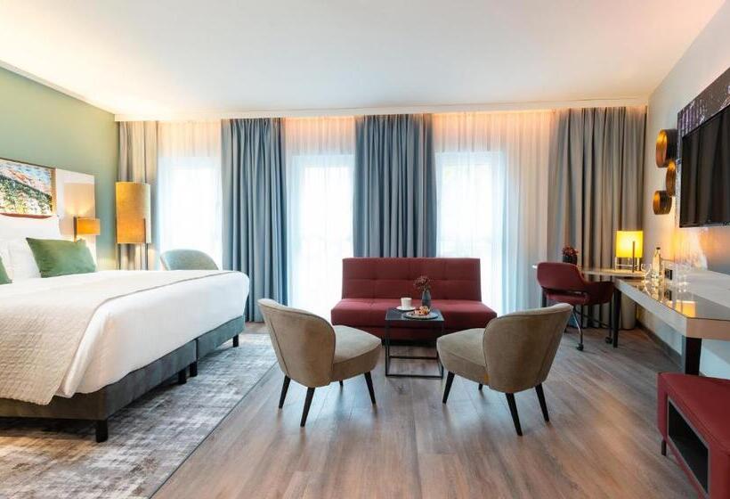 اتاق لوکس چهار تخته, Leonardo Hotel Augsburg