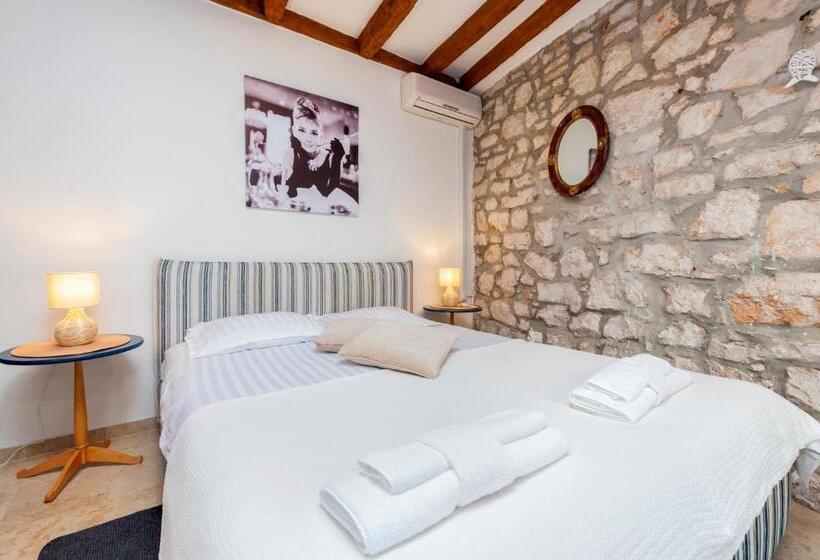 اتاق استاندارد, Revera Rooms