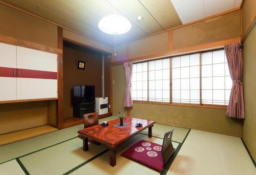 غرفة قياسية ثلاثية, Tomiya Ryokan
