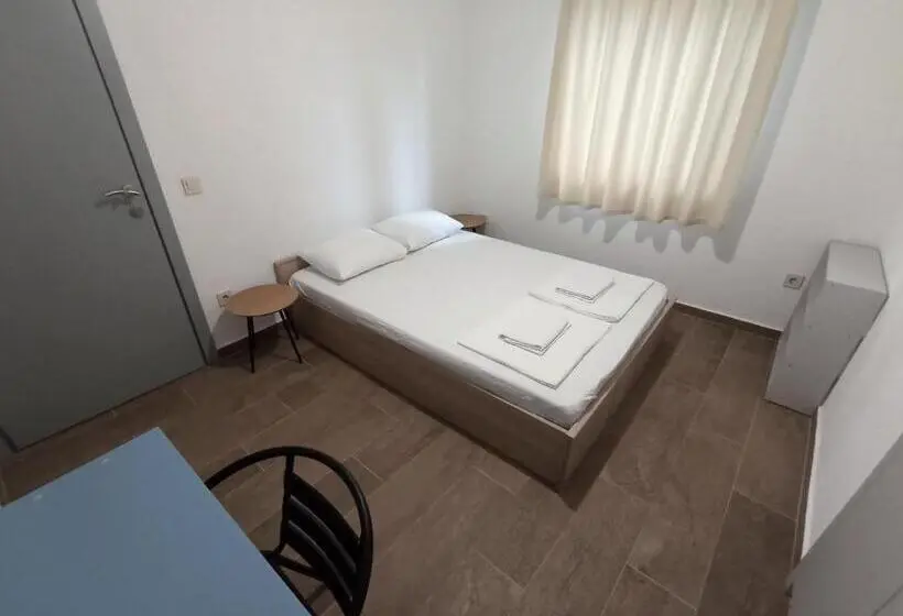 اتاق استاندارد با سرویس بهداشتی مشترک, Hostel Hangout