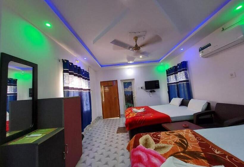スタンダード４人部屋, Swastik Resort Tajpur