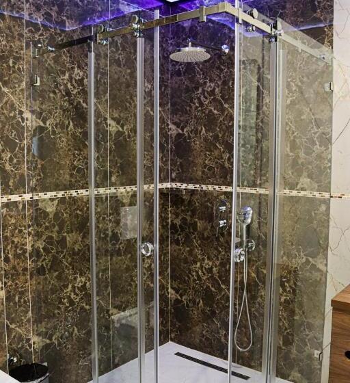 اتاق استاندارد با بالکن, Mk Premier