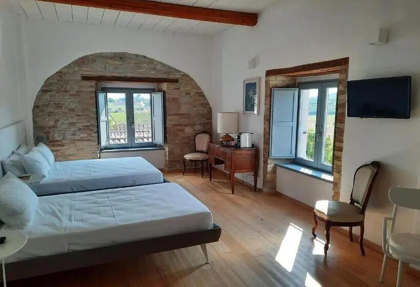 Standard Kolmen Hengen Huone, Tenuta Coppa Zuccari