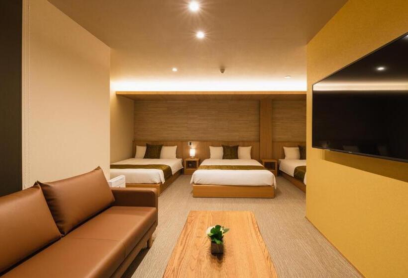 סטודיו דלוקס, Grand Base Nagasaki Nakamachi