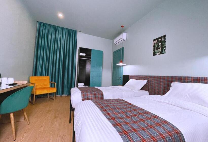 اتاق استاندارد سه نفره, Green Rooms