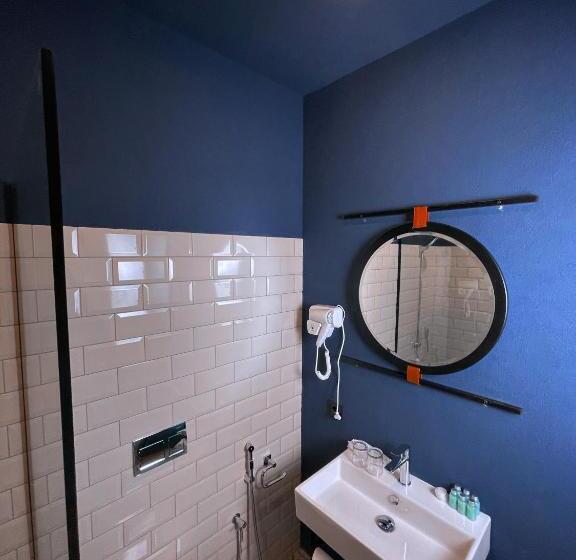 اتاق استاندارد سه نفره, Green Rooms