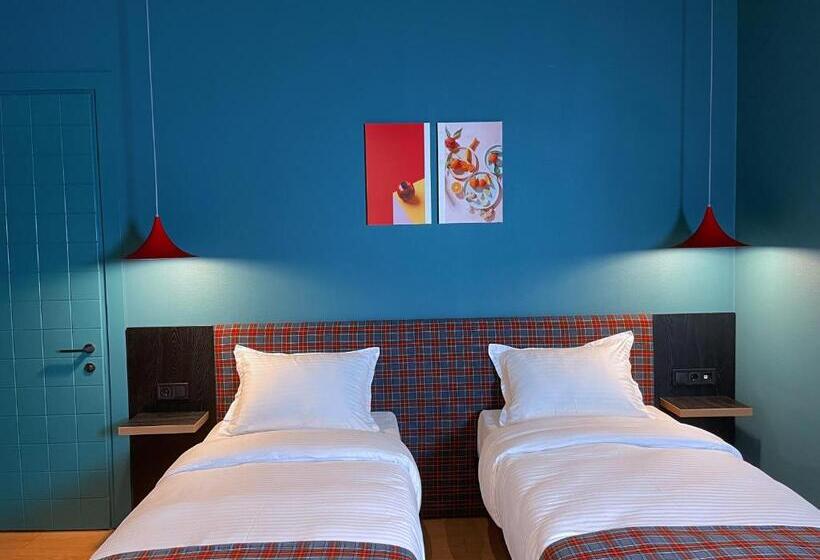 اتاق اکونومی, Green Rooms