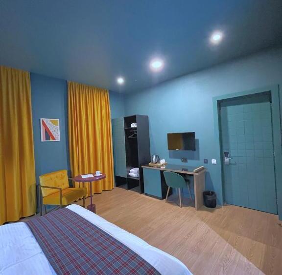 اتاق لوکس با بالکن, Green Rooms
