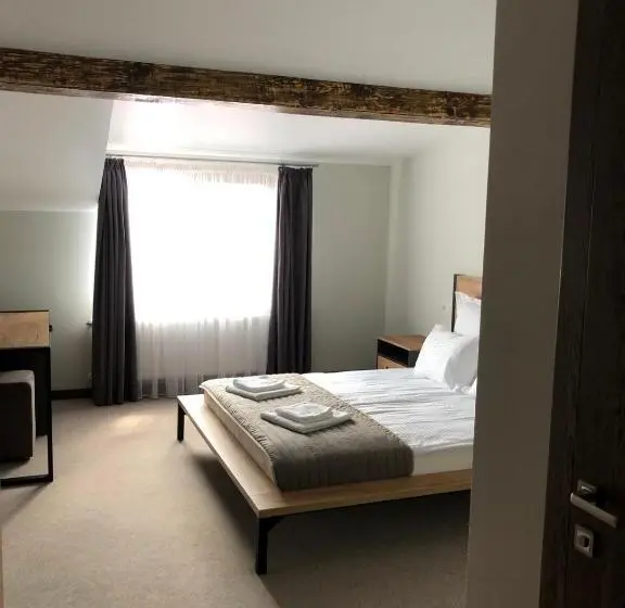 Quarto standard, Huston