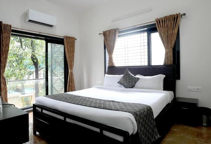 חדר סטנדרט יחיד עם מרפסת, Le Papillon By Bay Hotels