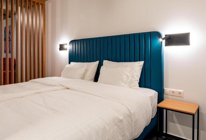 Студия Superior, Noir