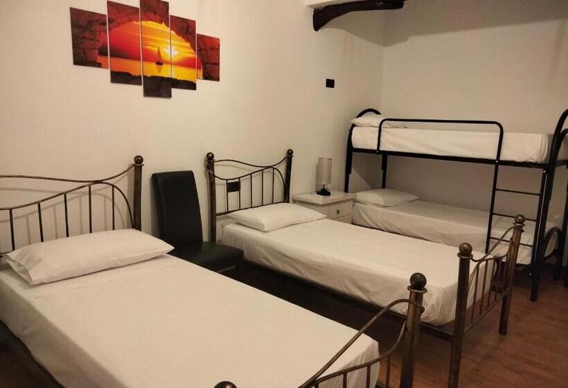 四人标准间, Casa Janas Affittacamere Bed & Breakfast
