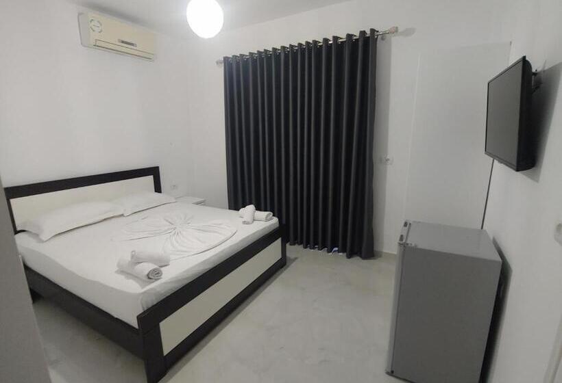 Delüks Oda, Villa Leonel Zeka