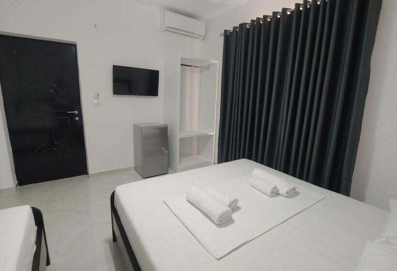 Delüks Üç Kişilik Oda, Villa Leonel Zeka