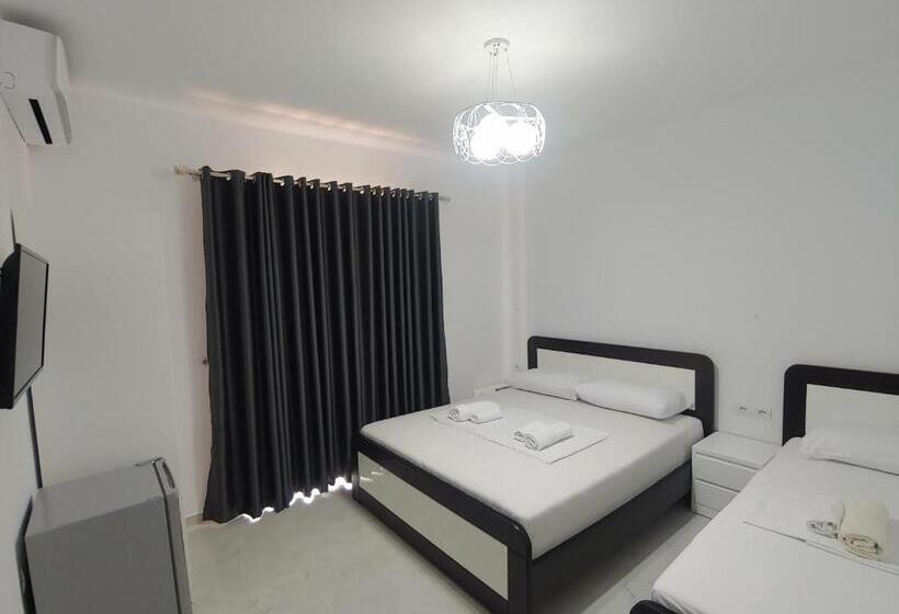 Delüks Üç Kişilik Oda, Villa Leonel Zeka