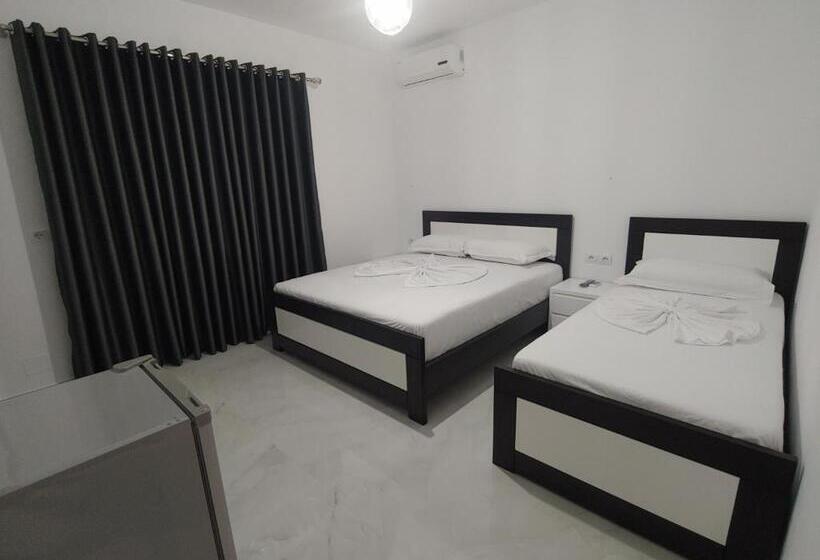 Quarto Triplo Deluxe, Villa Leonel Zeka