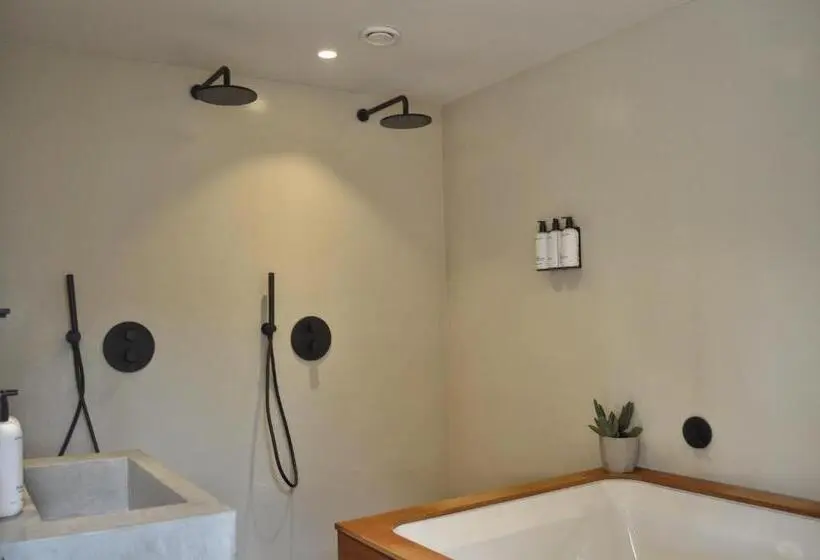 デラックススイート, Van Heeckeren Apartments & Suites Buren