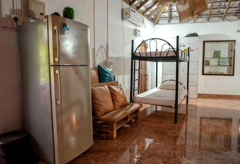 Кровать в Общей Комнате, Anjoned Hostel & Cafe