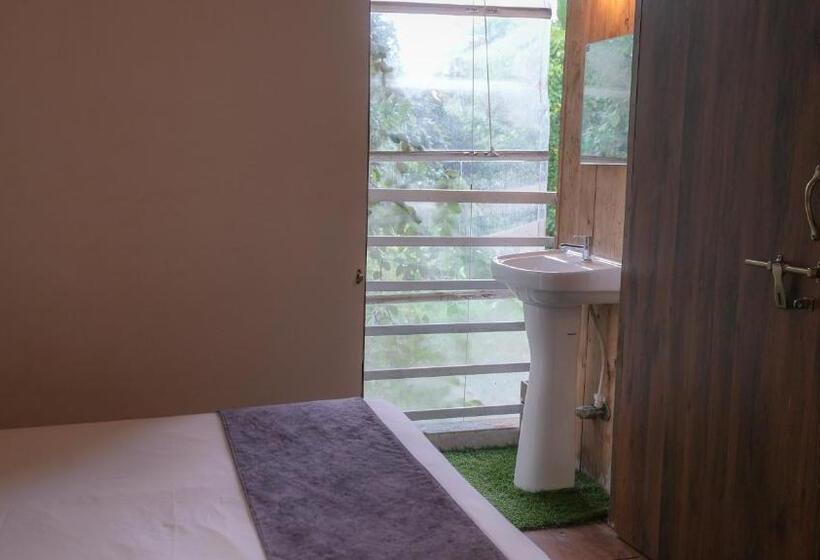 带阳台的豪华间, Anjoned Hostel & Cafe
